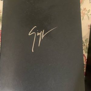 Giuseppe zanotti flats sandals